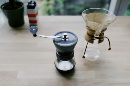 8 Rekomendasi Coffee Grinder Manual dengan Harga Terjangkau
