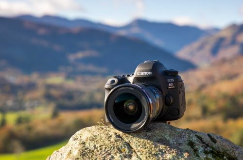 10 Rekomendasi DSLR Canon Terbaik