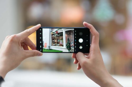 8 Smartphone dengan Kamera Depan Terbaik Untuk Kamu yang Suka Selfie!